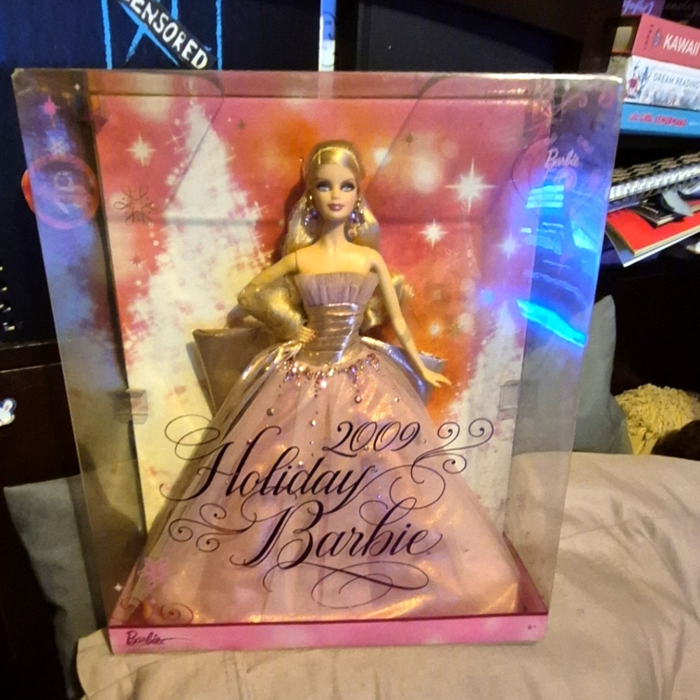 Barbie 2009 Holiday Doll - Purple and Gold